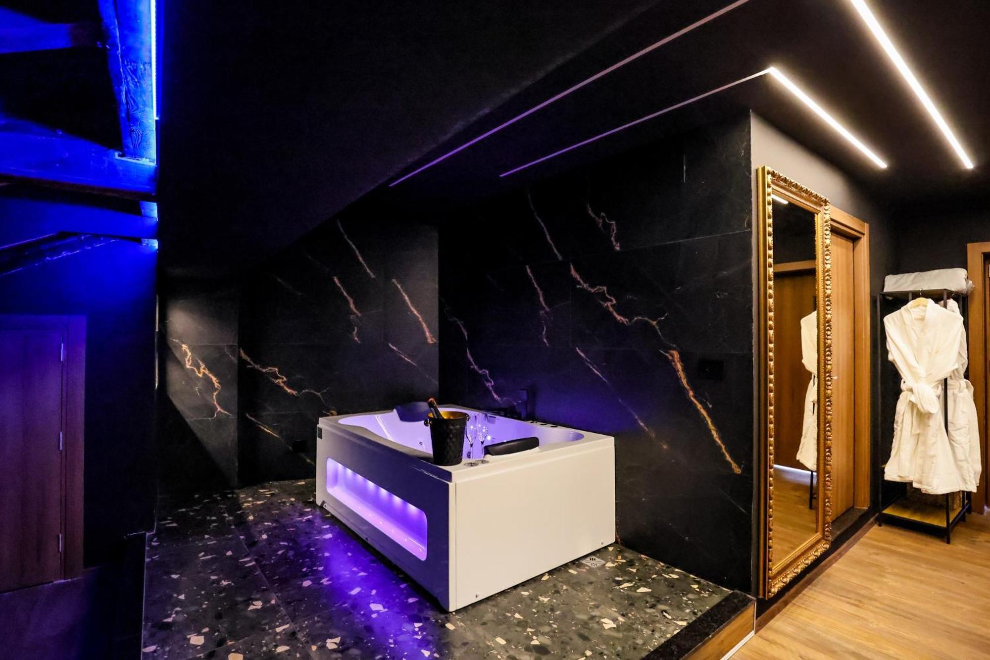 Hotel Unique Luxury 5*